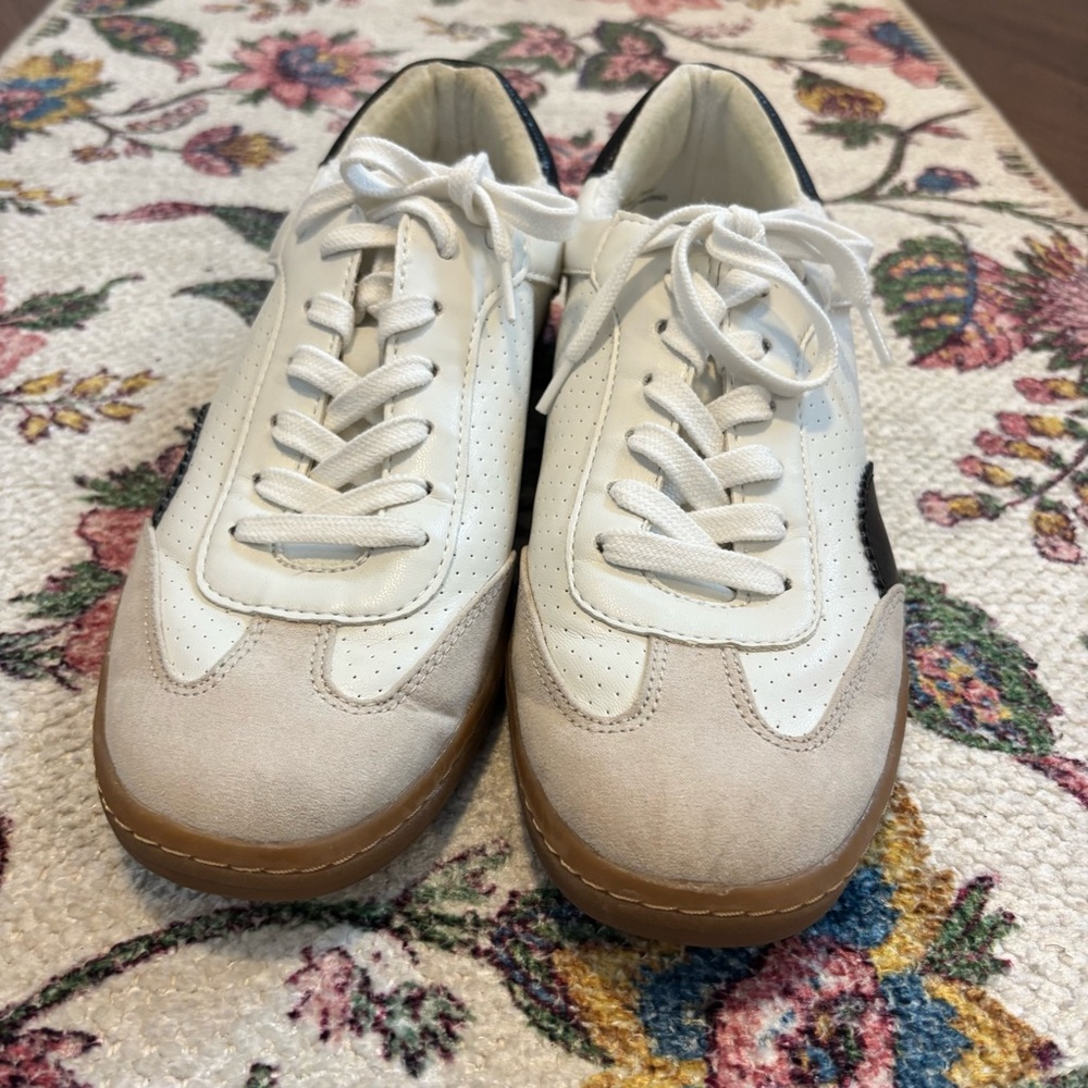 Dolce Vita Black and White Sneakers - Picture 4 of 12